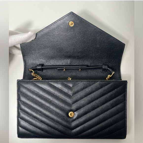 Yves Saint Laurent Cassandre Large - Picture 6 of 9